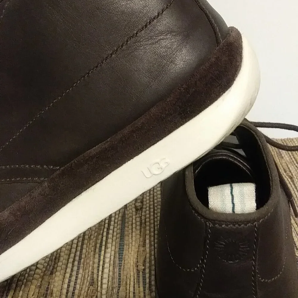Men's UGG Chocolate Brown Leather Freamon Capra Chukka Boots, size 8.5